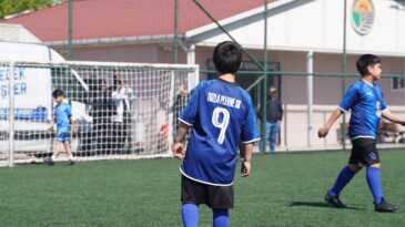 TUZLA’DA U-11 FUTBOL TURNUVASI DÜZENLENDİ