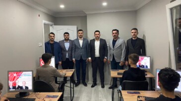 ÜSKÜDAR ÜLKÜ OCAKLARINDAN BİR İLK DAHA: ROBOTİK KODLAMA VE UZAKTAN EĞİTİM MERKEZİ