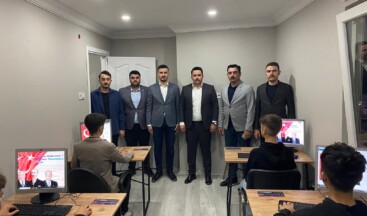 ÜSKÜDAR ÜLKÜ OCAKLARINDAN BİR İLK DAHA: ROBOTİK KODLAMA VE UZAKTAN EĞİTİM MERKEZİ