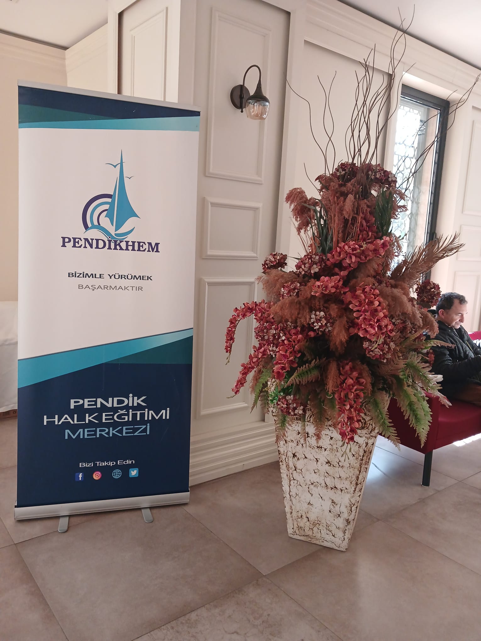 PENDİK HALK EĞİTİMİ MERKEZİ’MİZDEN GÖZ KAMAŞTIRAN BİR SERGİ…