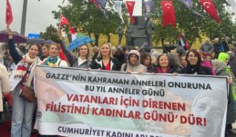 CUMHURİYET KADINLARI DERNEĞİ ÜYELERİNDEN GAZZELİ ANNELERE DESTEK AÇIKLAMASI