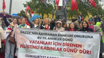 CUMHURİYET KADINLARI DERNEĞİ ÜYELERİNDEN GAZZELİ ANNELERE DESTEK AÇIKLAMASI