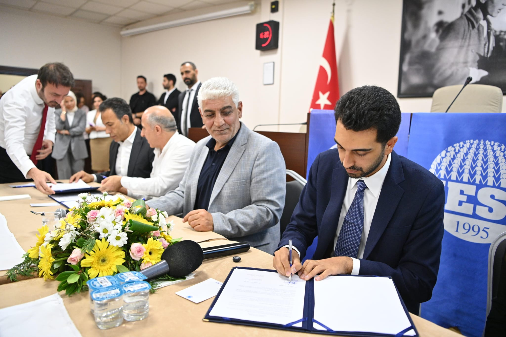 TUZLA BELEDİYESİ’NDE İLKLERİN SÖZLEŞMESİ İMZALANDI