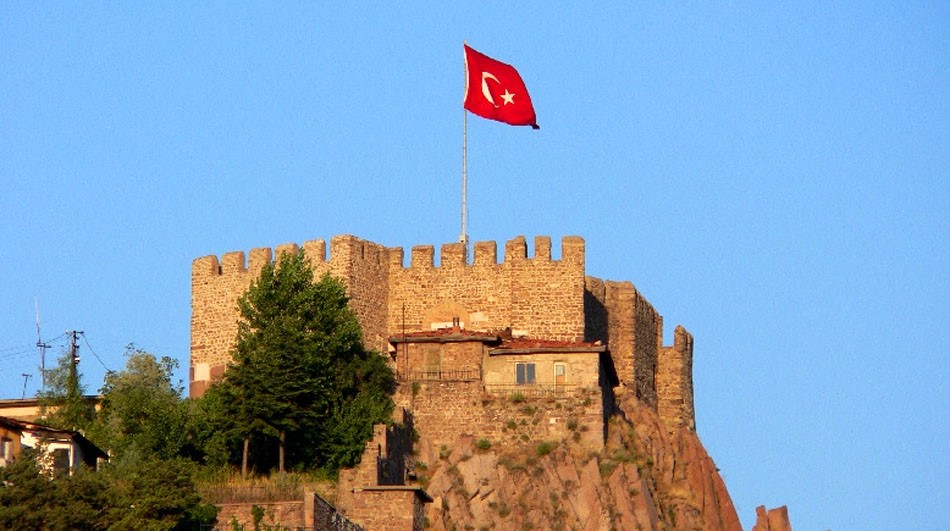 İBRAHİM DİNÇ: “CUMHURİYETİMİZN 101’İNCİ YILDÖNÜMÜ KUTLU OLSUN…”