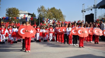 TUZLA’DA CUMHURİYET COŞKUYLA KUTLANIYOR…