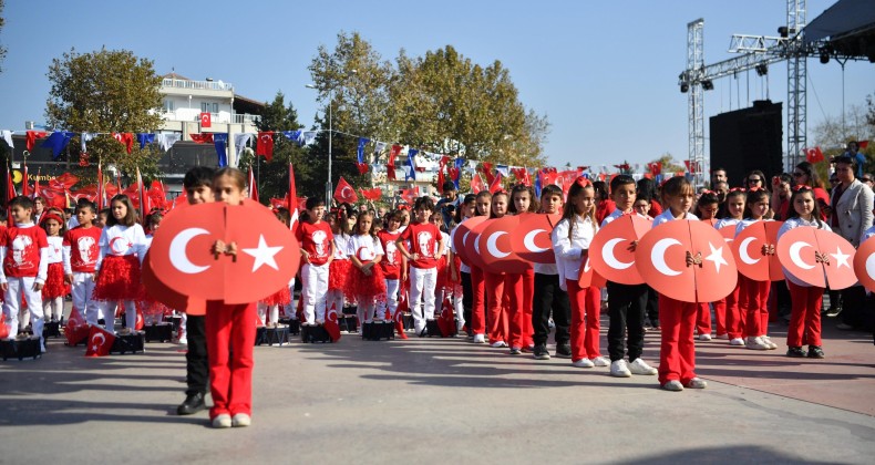 TUZLA’DA CUMHURİYET COŞKUYLA KUTLANIYOR…