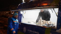 TUZLA, SOĞUK HAVALARDA DAYANIŞMA İLE ISINIYOR…