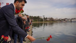 MÜBADELENİN 102’NCİ YILINDA TUZLA’DA DENİZE KARANFİLLER BIRAKILDI…