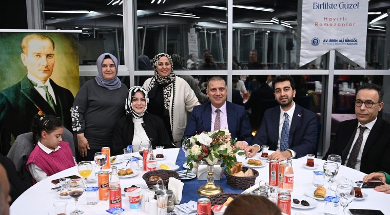 BAŞKAN EREN ALİ BİNGÖL, KAYMAKAMLIK PERSONELİYLE İFTAR PROGRAMINDA BİR ARAYA GELDİ