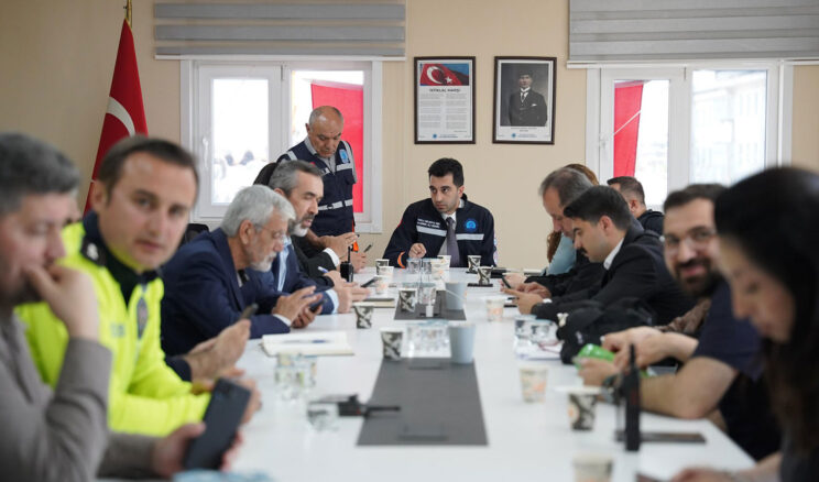 TUZLA BELEDİYESİ’NDEN DEPREM SONRASI HIZLI VE ETKİN MÜDAHALE