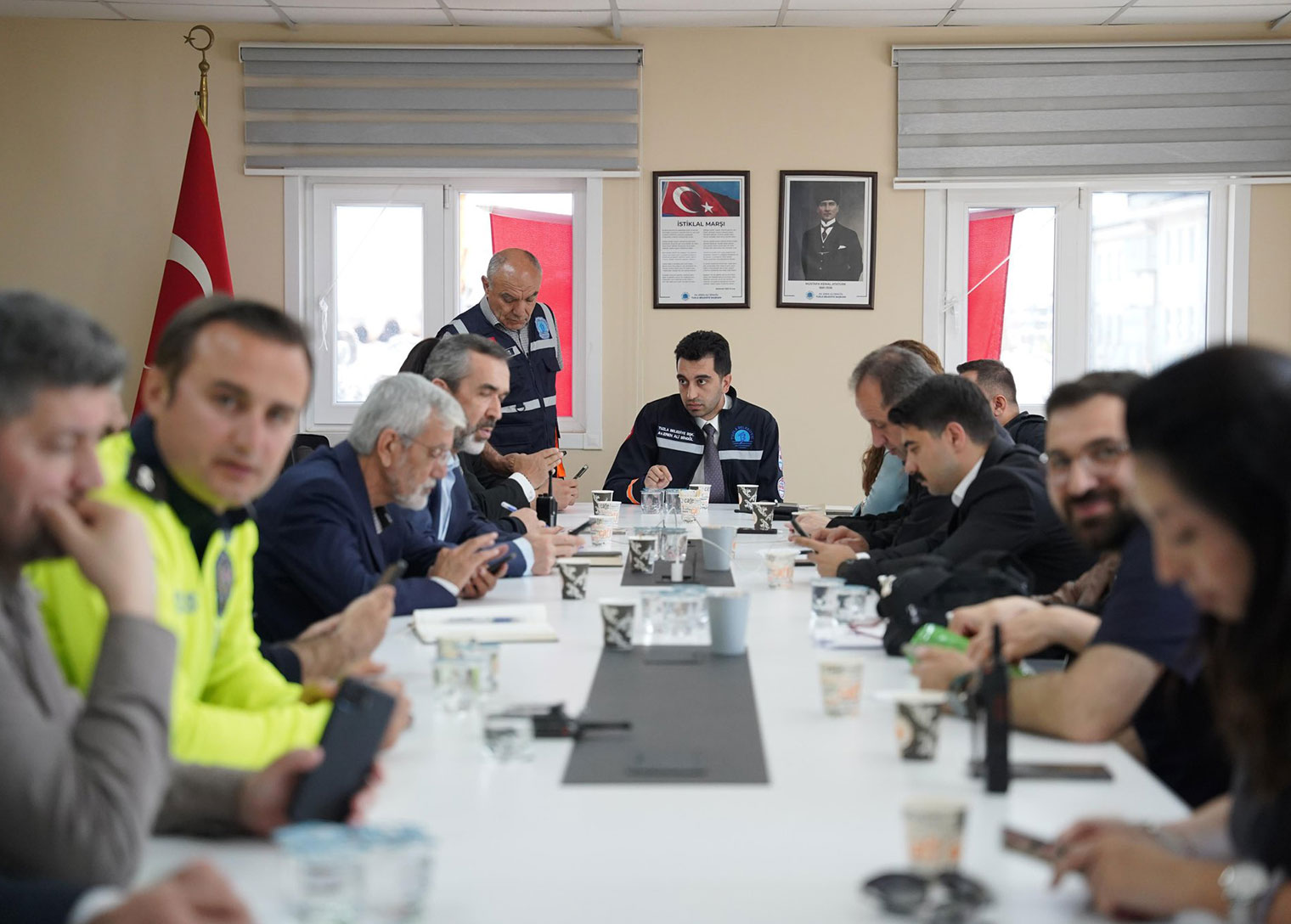TUZLA BELEDİYESİ’NDEN DEPREM SONRASI HIZLI VE ETKİN MÜDAHALE