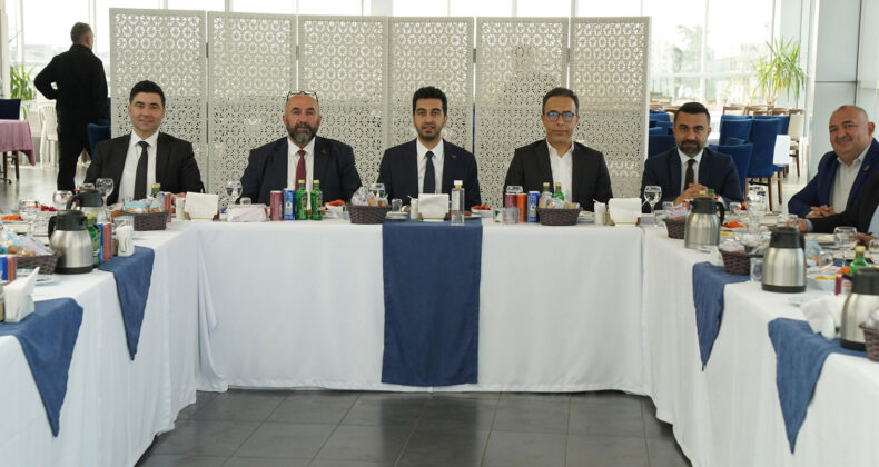 BAŞKAN EREN ALİ BİNGÖL TUZLA’NIN MUHTARIYLA BİR ARAYA GELDİ