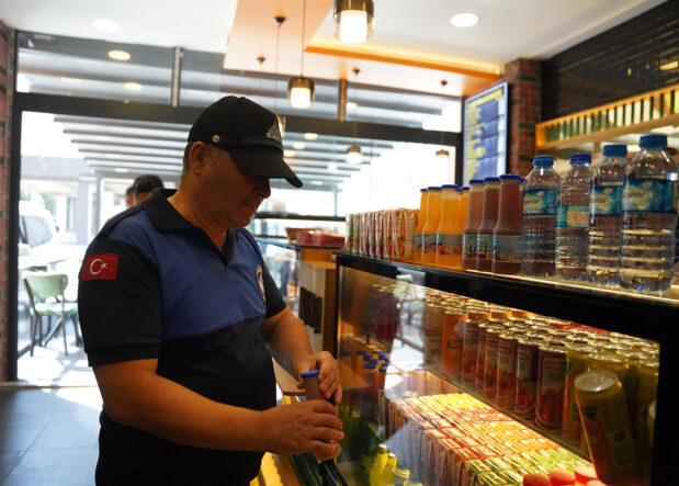 TUZLA’DA FIRIN VE MARKETLERE DENETİM