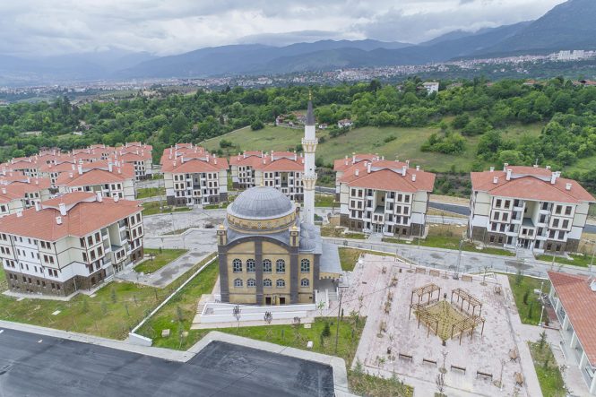 MUSTAFA ŞENTÜRK: “CUMHURBAŞKANI LİDERLİĞİNDE SONBAHAR  BAHAR BAYRAMI BEŞ YÜZ BİN KONUT…””
