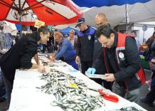 TUZLA BELEDİYESİ’NDEN PAZAR YERLERİNE HİJYEN VE ETİKET DENETİMİ