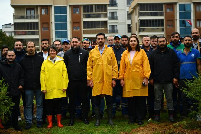 TUZLA’DA ATATÜRK ANISINA FİDANLAR TOPRAKLA BULUŞTURULDU