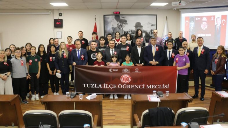 TUZLA ÖĞRENCİ MECLİSİ YENİ DÖNEMİ “VEFA” TEMASIYLA AÇTI