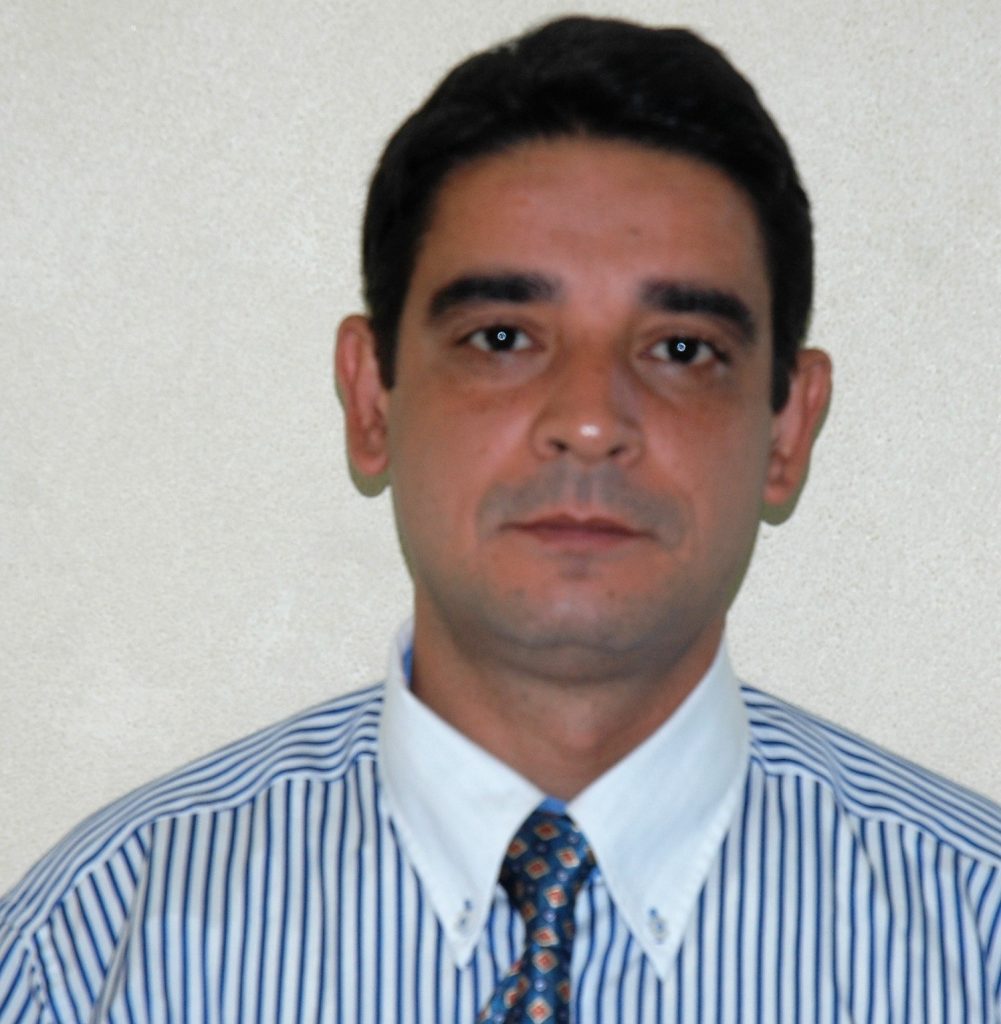 ETEM SEVİK: “DERİNLİĞİN MAVİ NABZI…”