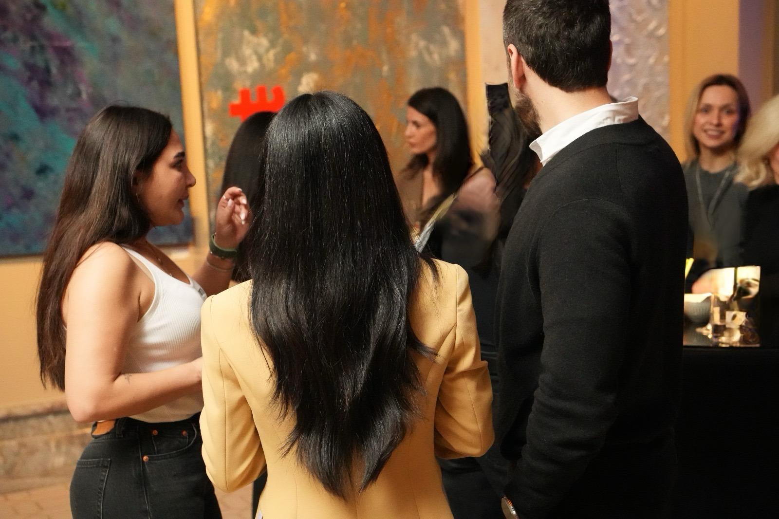 Suya Art Yüzeyin Ötesinde Sergisi