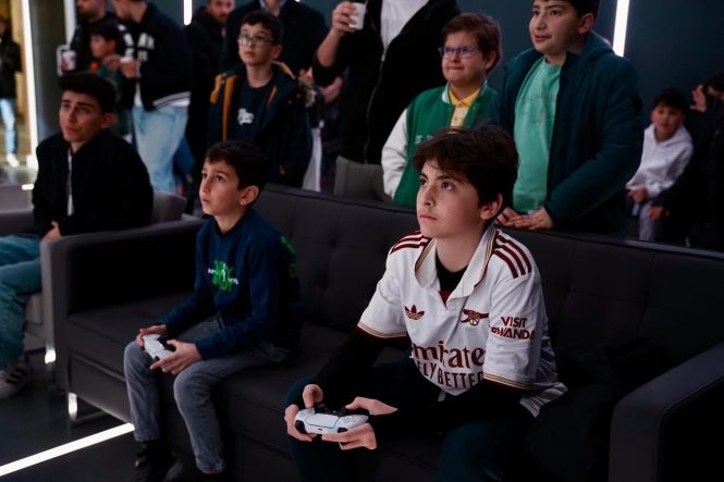 TUZLA’DA 23 NİSAN’A ÖZEL FIFA TURNUVASINDA ÖDÜLLER SAHİPLERİNİ BULDU