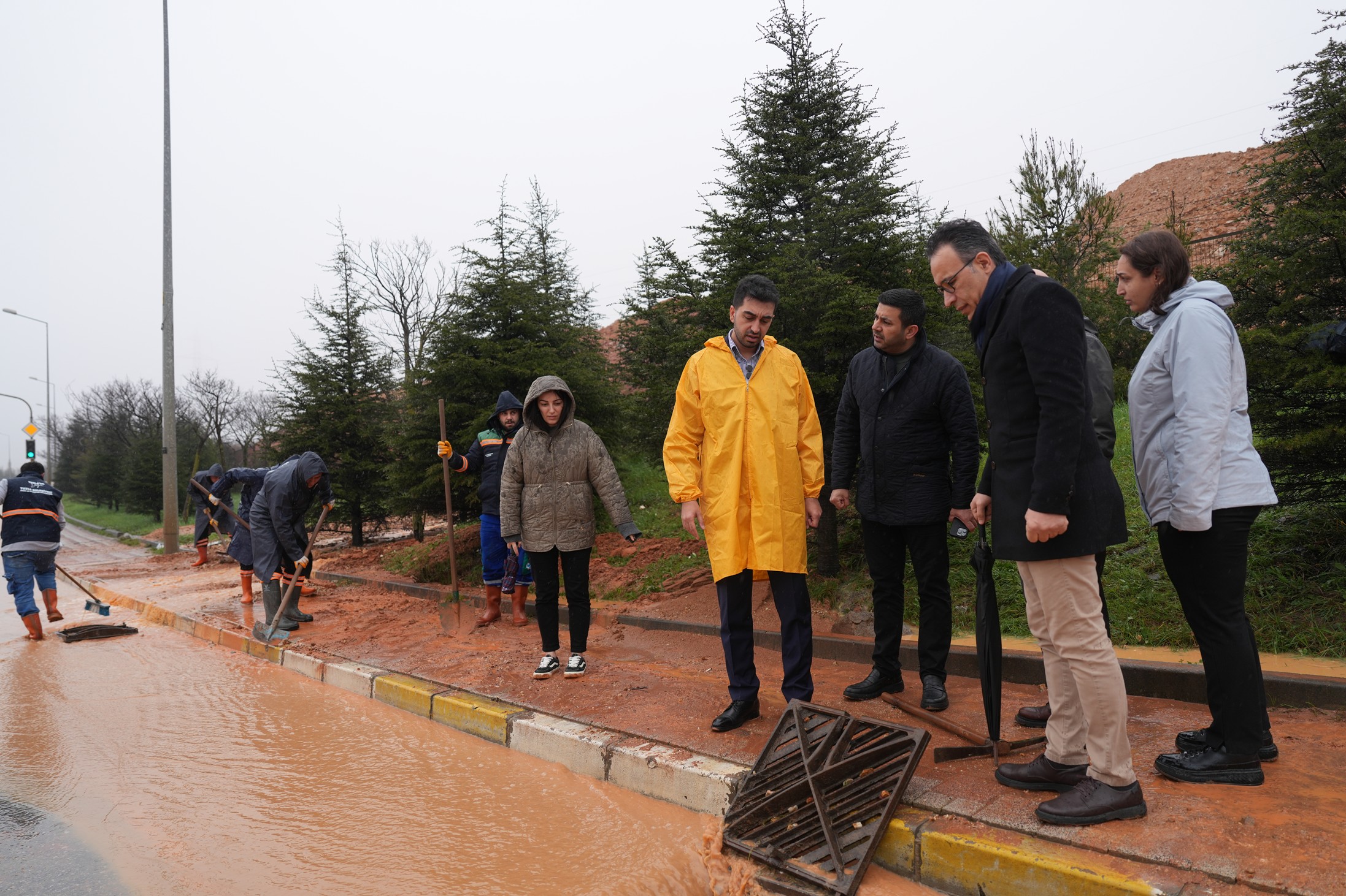 SAĞANAK YAĞIŞTAN EKLENEN VATANDAŞLARIN MAĞDURİYETİ GİDERİLDİ