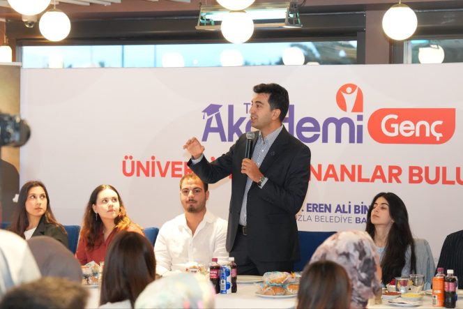 BAŞKAN BİNGÖL ÜNİVERSİTEYİ KAZANAN GENÇLERLE BİR ARAYA GELDİ…